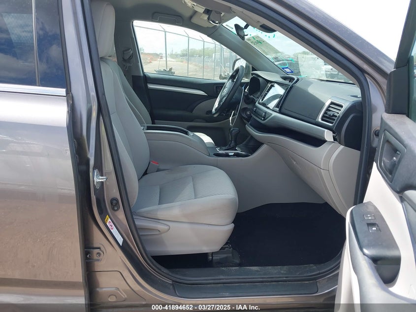2018 TOYOTA HIGHLANDER LE - 5TDZZRFHXJS249130