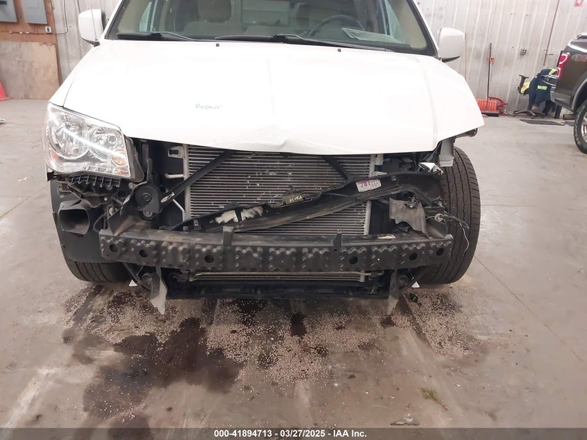 2016 DODGE GRAND CARAVAN VIN: 2C4RDGCG2GR273602