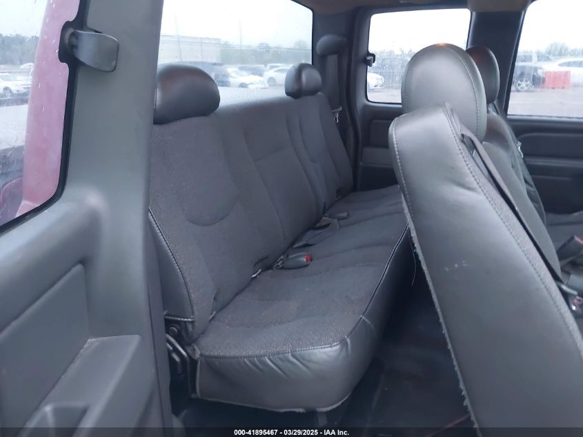 2005 GMC Sierra 1500 Work Truck VIN: 2GTEC19V651326222 Lot: 41895467