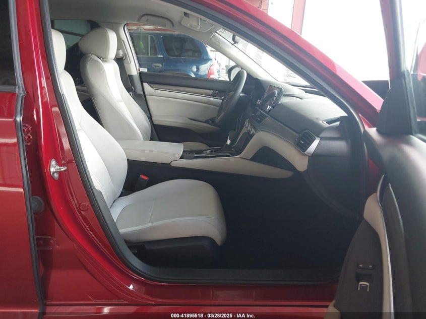 2018 HONDA ACCORD VIN: 1HGCV1F11JA192028