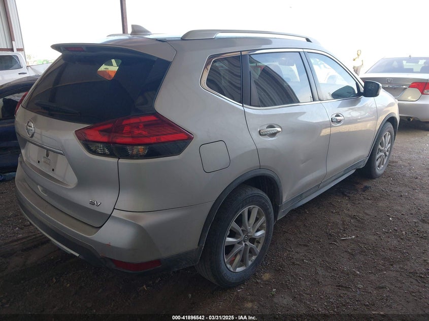 2017 NISSAN ROGUE VIN: KNMAT2MT4HP550008