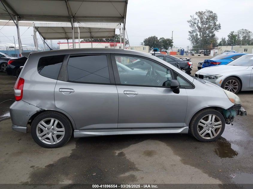 2007 HONDA FIT VIN: JHMGD38687S037601
