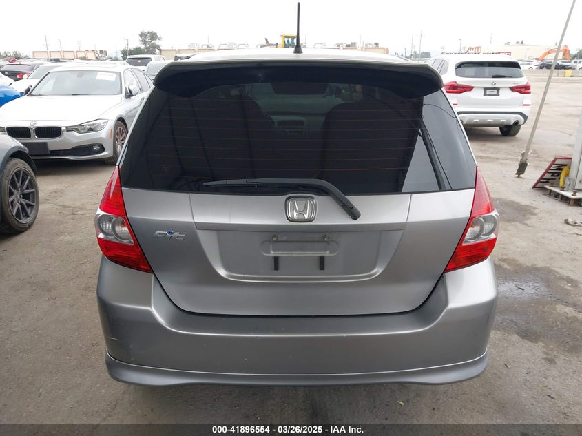 2007 HONDA FIT VIN: JHMGD38687S037601