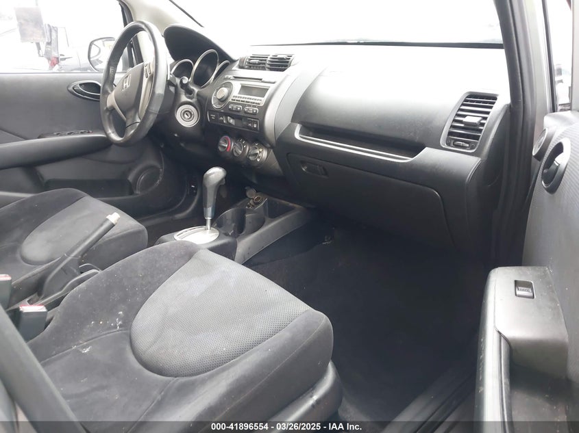 2007 HONDA FIT VIN: JHMGD38687S037601