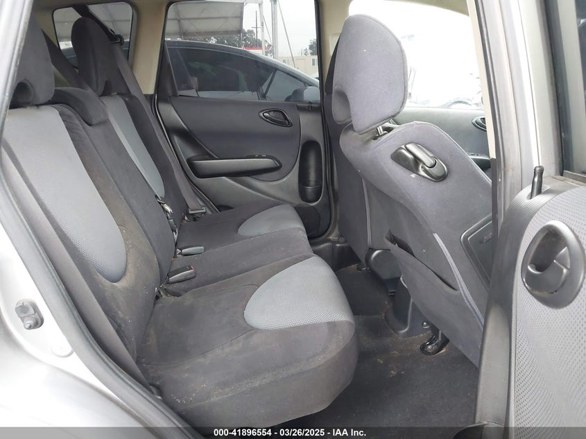 2007 HONDA FIT VIN: JHMGD38687S037601