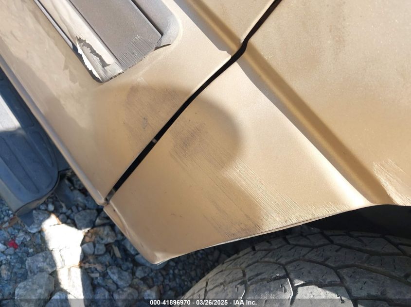 2005 Chevrolet Suburban 1500 Ls VIN: 1GNEC16Z45J225720 Lot: 41896970