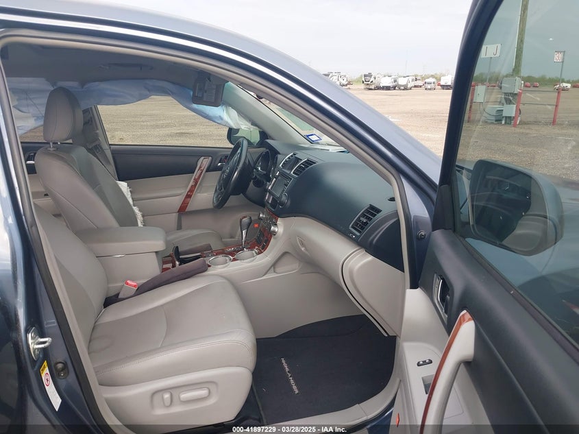 5TDYK3EH0DS103886 2013 TOYOTA HIGHLANDER photo no. 5