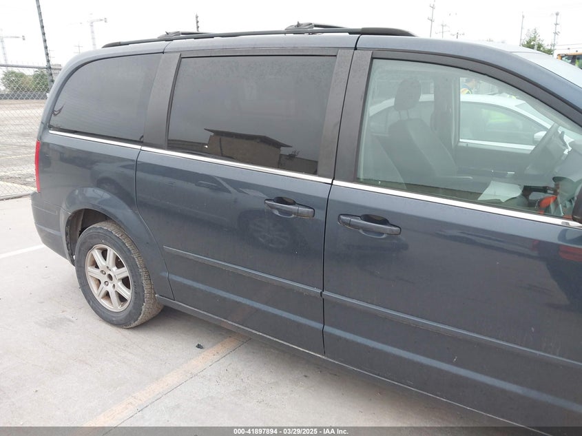 2008 Chrysler Town & Country Touring VIN: 2A8HR54P18R141196 Lot: 41897894