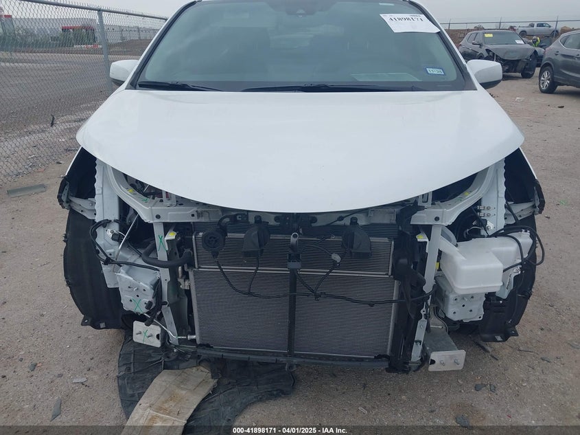 2025 TOYOTA SIENNA VIN: 5TDYRKECXSS230300