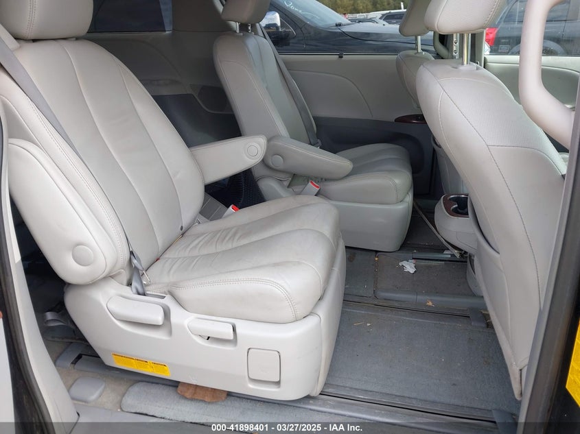 2013 TOYOTA SIENNA VIN: 5TDDK3DC9DS064154