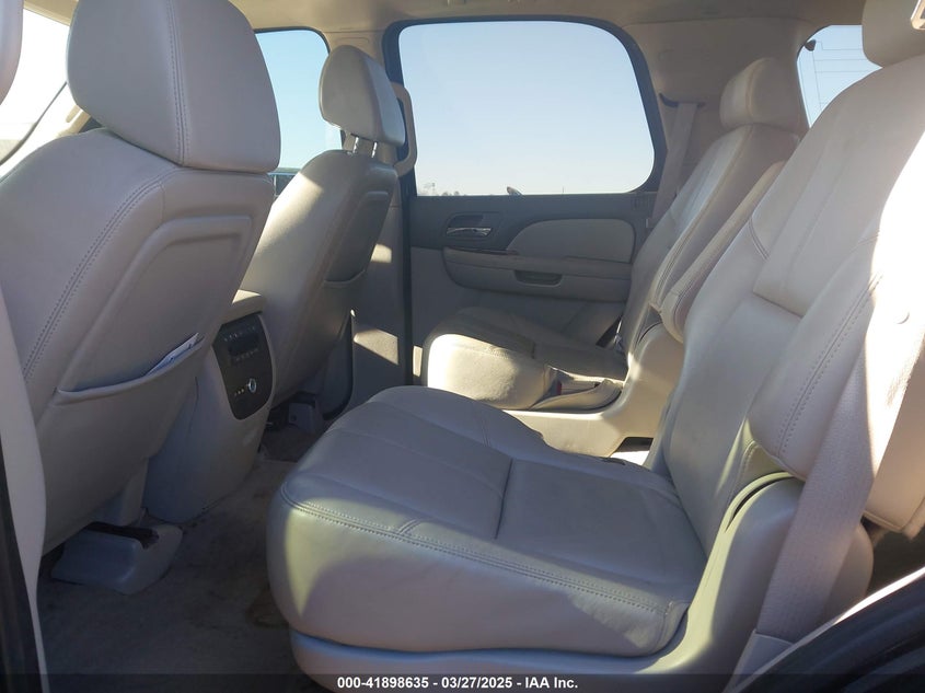 2008 CHEVROLET TAHOE VIN: 1GNFK130X8R223523