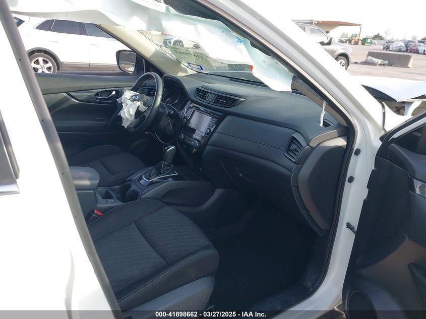 VIN KNMAT2MT7KP528124 2019 NISSAN ROGUE SV