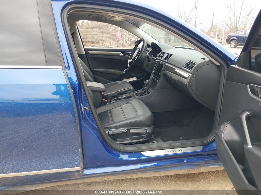 2017 VOLKSWAGEN PASSAT 1.8T SE - 1VWGT7A38HC032127