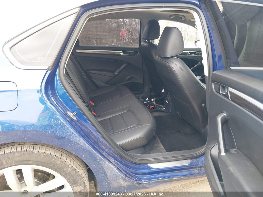 2017 VOLKSWAGEN PASSAT 1.8T SE - 1VWGT7A38HC032127