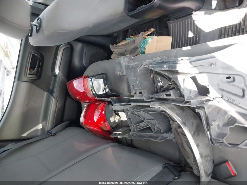 2018 TOYOTA TACOMA DOUBLE CAB/SR/SR5 - 5TFAX5GN6JX123535