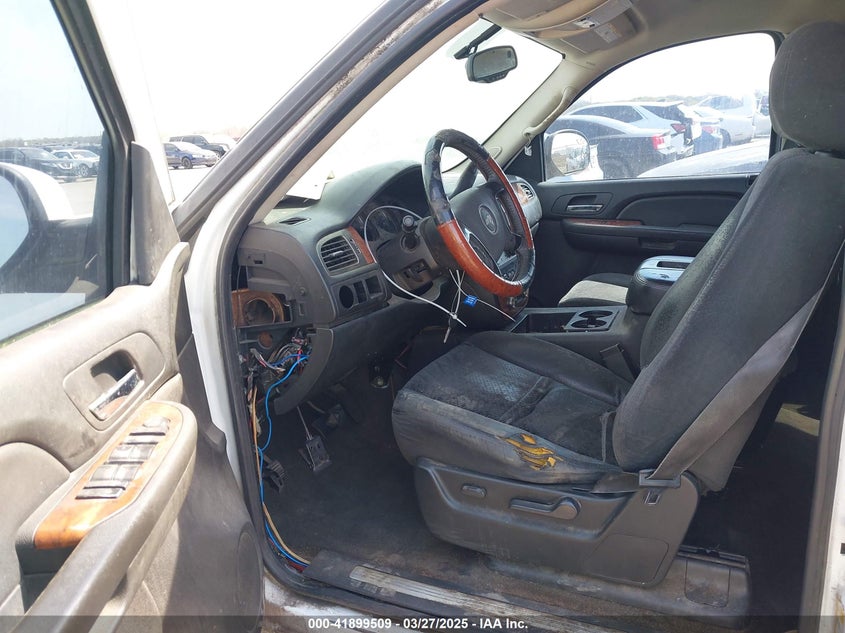 2007 CHEVROLET TAHOE VIN: 1GNFC13007R139710
