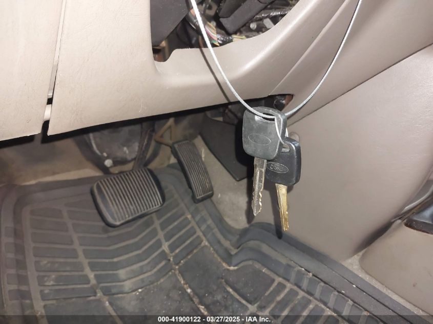 2001 Ford Escape Xlt VIN: 1FMCU03101KC25039 Lot: 41900122