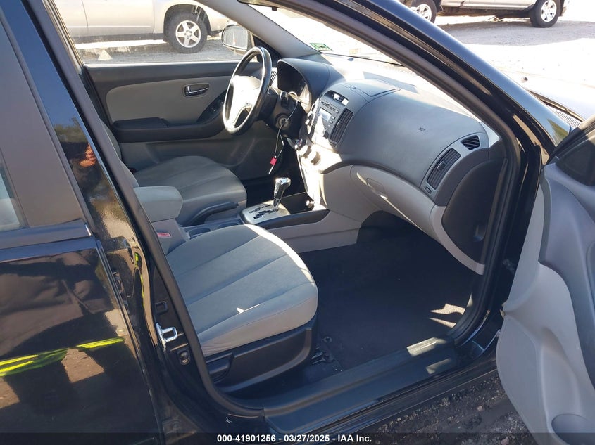 2010 HYUNDAI ELANTRA VIN: KMHDU4AD1AU826389