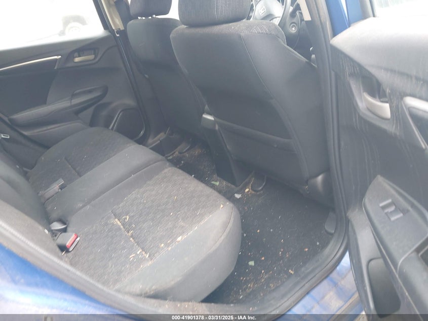 2015 HONDA FIT VIN: 3HGGK5H58FM778365