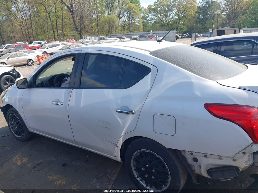 2018 NISSAN VERSA 1.6 SV - 3N1CN7AP0JK409549