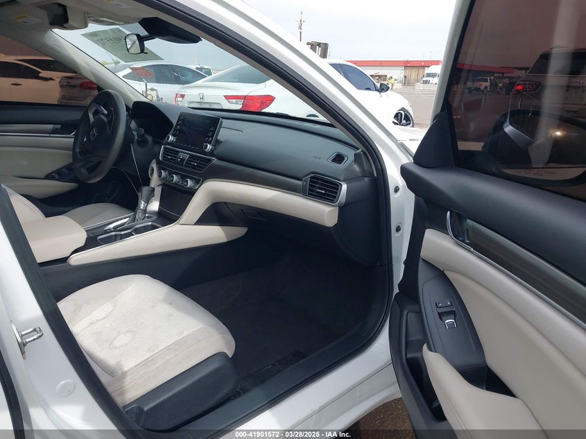 VIN 1HGCV1F16KA154988 2019 HONDA ACCORD LX