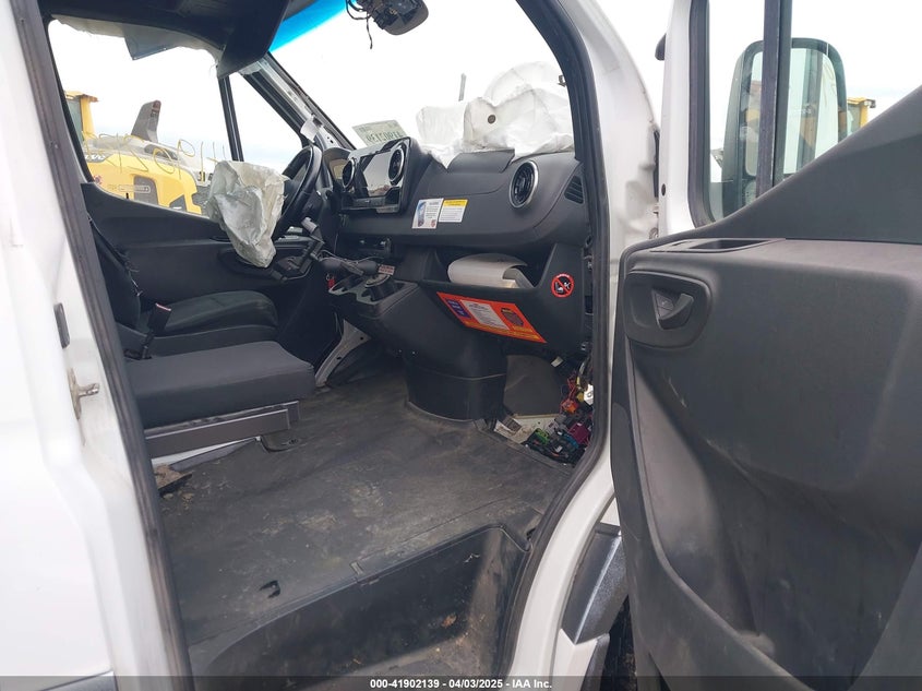 2019 Mercedes-Benz Sprinter 2500 High Roof V6 VIN: WD3PF1CD7KP105950 Lot: 41902139