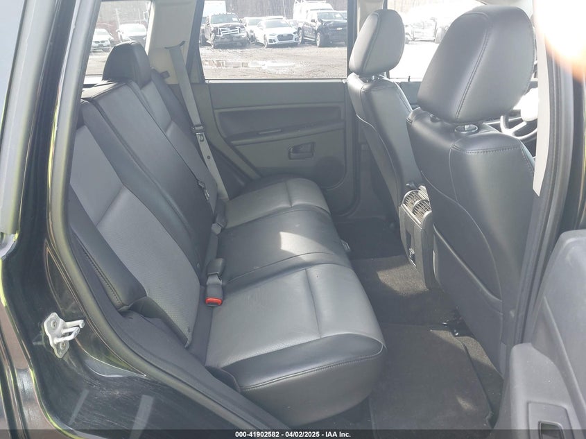 2008 JEEP GRAND CHEROKEE VIN: 1J8GR48K88C221155