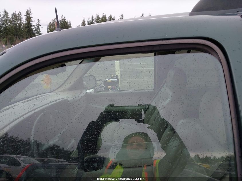 2002 Chevrolet Tahoe Z71 VIN: 1GNEK13Z82R181919 Lot: 41903548