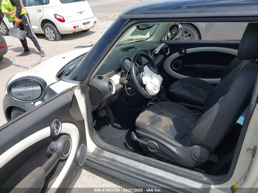 2013 MINI HARDTOP COOPER - WMWSU3C54DT682307
