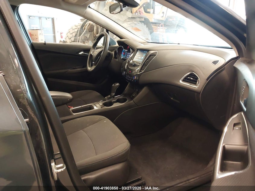 2018 CHEVROLET CRUZE VIN: 1G1BE5SM5J7173411