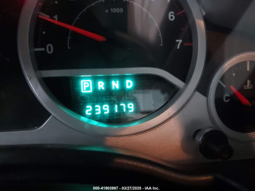 2007 Jeep Wrangler Unlimited Sahara VIN: 1J4GB591X7L227636 Lot: 41903987