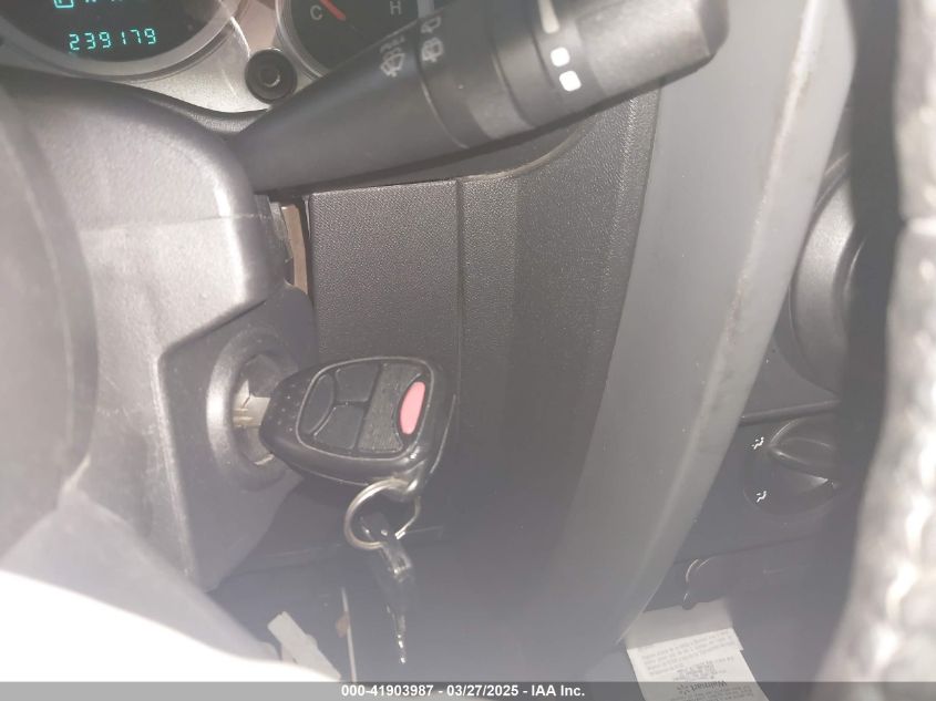 2007 Jeep Wrangler Unlimited Sahara VIN: 1J4GB591X7L227636 Lot: 41903987