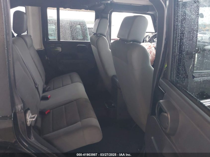 2007 Jeep Wrangler Unlimited Sahara VIN: 1J4GB591X7L227636 Lot: 41903987