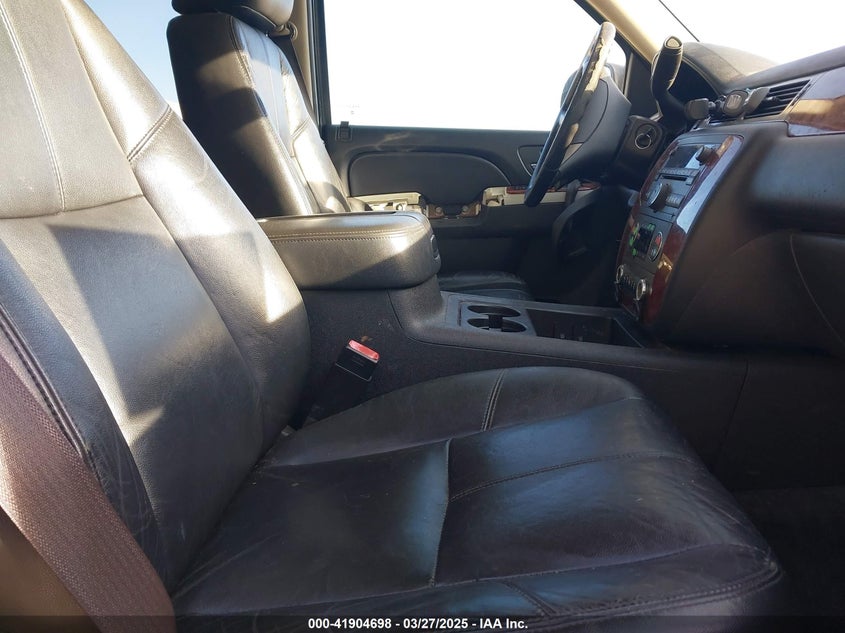 2013 CHEVROLET SUBURBAN 1500 VIN: 1GNSCJE03DR237220