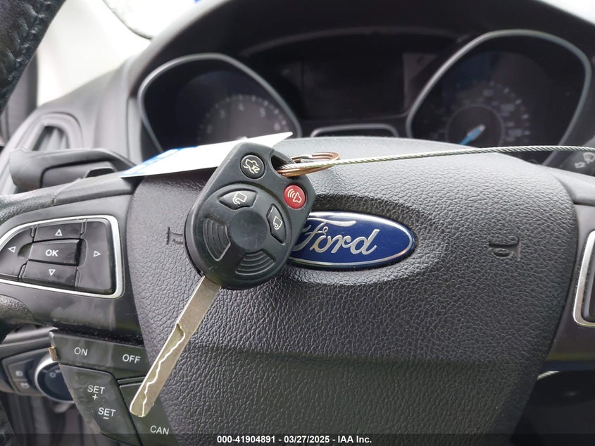 2016 FORD FOCUS VIN: 1FADP3F23GL359980