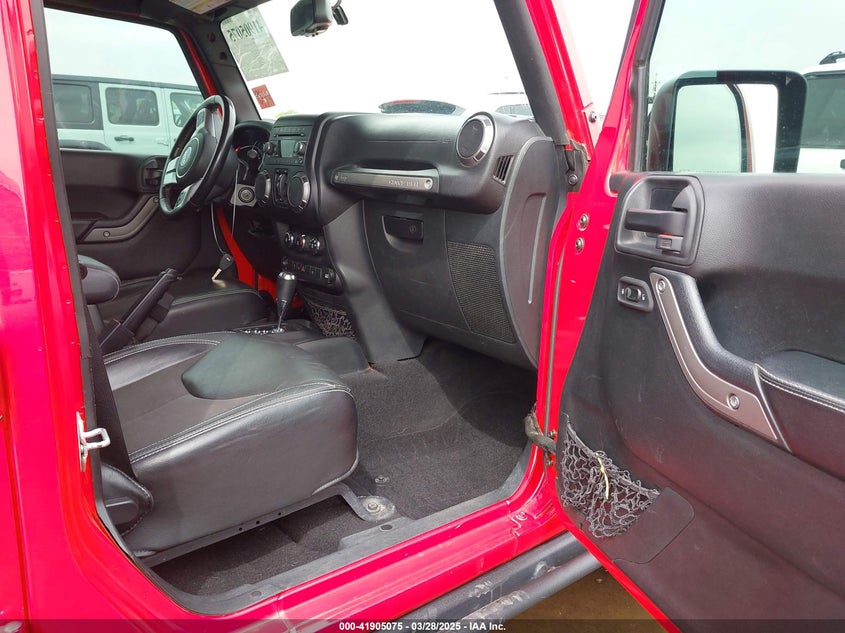 VIN 1C4BJWDG5JL862050 2018 JEEP WRANGLER JK UNLIMITED FREEDOM EDITION 4X4