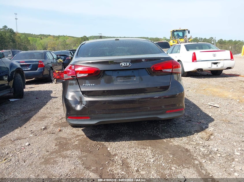 2017 KIA FORTE VIN: 3KPFK4A76HE135445
