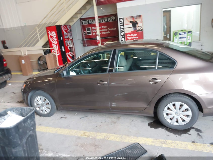 2011 Volkswagen Jetta 2.0L S VIN: 3VW2K7AJ5BM335139 Lot: 41905330