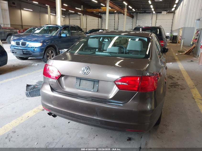 2011 Volkswagen Jetta 2.0L S VIN: 3VW2K7AJ5BM335139 Lot: 41905330