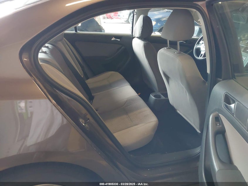 2011 Volkswagen Jetta 2.0L S VIN: 3VW2K7AJ5BM335139 Lot: 41905330