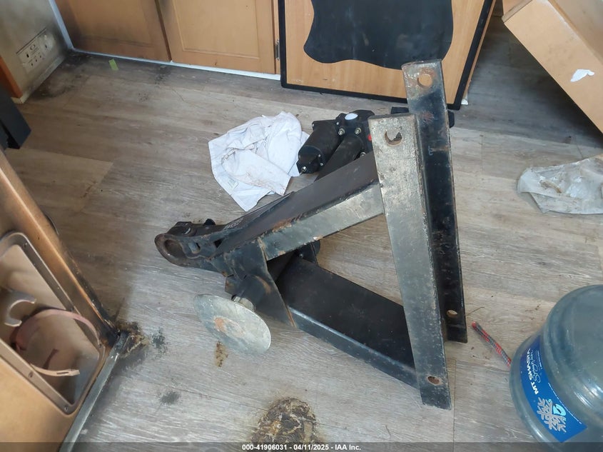 1T927BF1051074675 2005   photo no. 7
