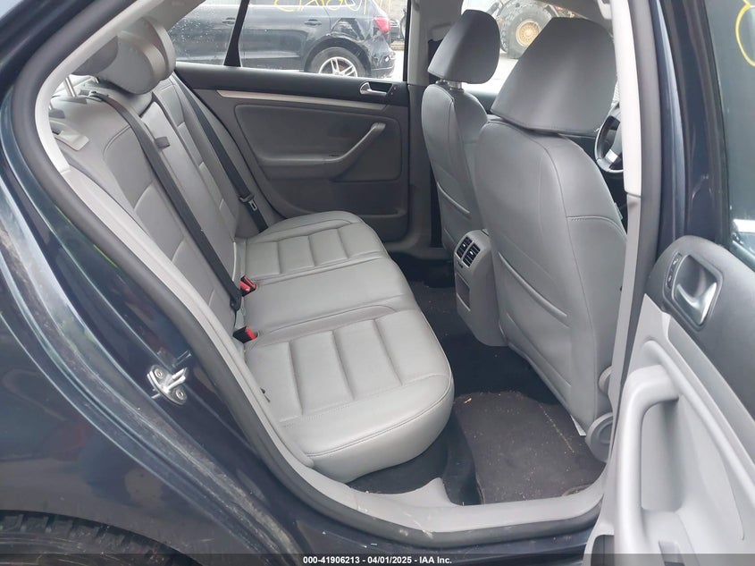 2009 VOLKSWAGEN JETTA VIN: 3VWRZ71K79M062217