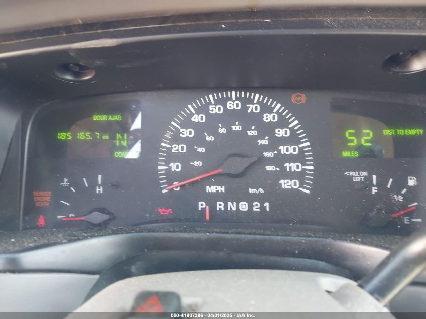 2001 Lincoln Town Car Signature VIN: 1LNHM82W01Y650484 Lot: 41907396