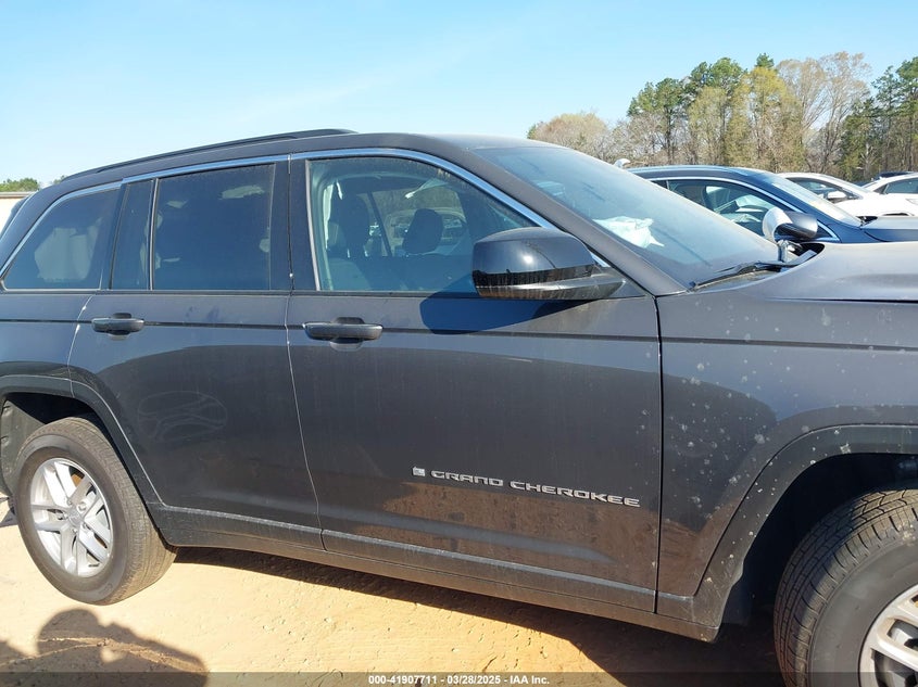 VIN 1C4RJHAG3SC271389 2025 JEEP GRAND CHEROKEE LAREDO X 4X4