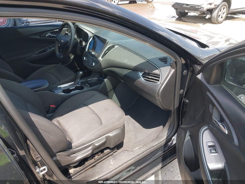 2019 CHEVROLET MALIBU VIN: 1G1ZD5ST4KF168295