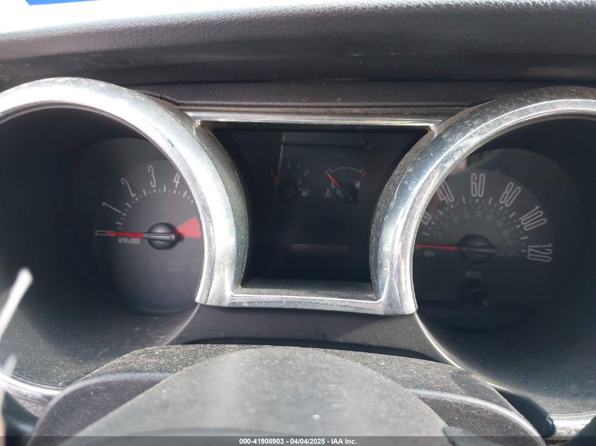 2005 Ford Mustang V6 Deluxe/V6 Premium VIN: 1ZVFT80N955117689 Lot: 41908903