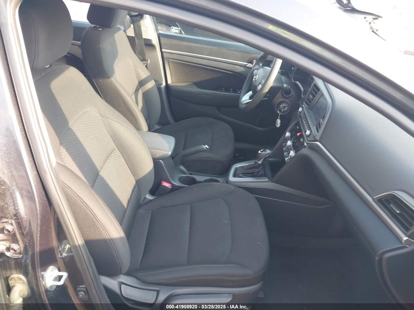 2020 HYUNDAI ELANTRA SEL - 5NPD84LF5LH555860