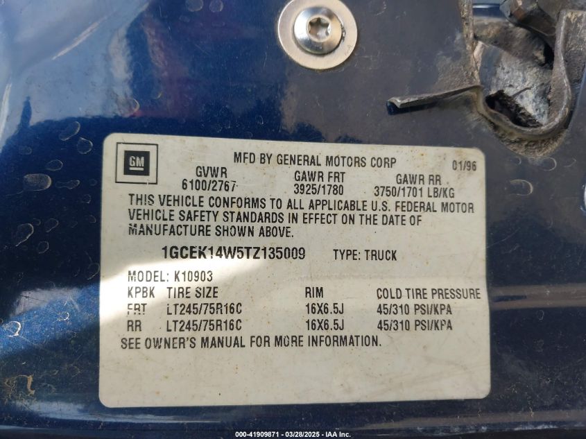 1996 Chevrolet Gmt-400 K1500 VIN: 1GCEK14W5TZ135009 Lot: 41909871