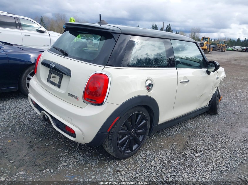 2016 MINI HARDTOP VIN: WMWXP7C59G2A42935