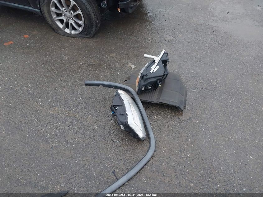 2011 Jeep Grand Cherokee Laredo VIN: 1J4RR4GG1BC570012 Lot: 41910254